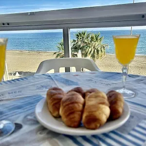 https://apartamento-en-rincn-de-la-victoria-primera-linea-de-playa.1costadelsol.com